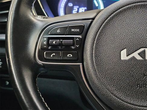 Used 2022 Kia Niro EX image 30