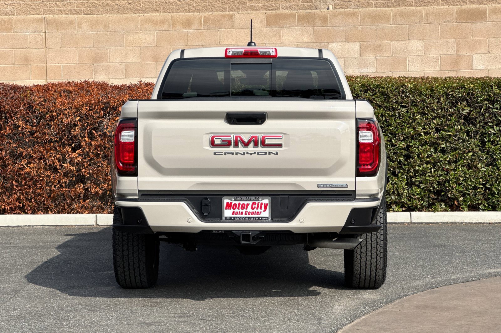 Certified 2026 GMC Canyon Elevation w/ Technology Package AWD/4WD image 5