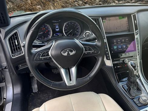 Used 2017 INFINITI Q60 w/ Premium Plus Package 3.0T image 5