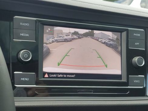 Certified 2024 Volkswagen Jetta SE w/ Panoramic Sunroof Package FWD image 27