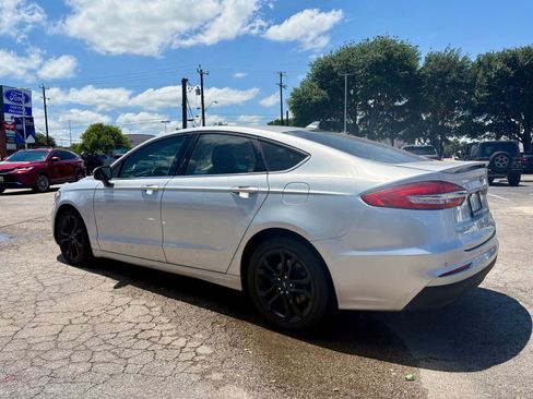 Used 2019 Ford Fusion SE w/ Equipment Group 151A FWD image 5