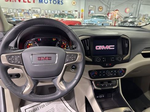 Used 2024 GMC Terrain Denali w/ Denali Premium Package image 17
