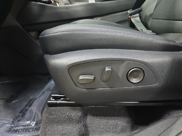 New 2027 Chevrolet Traverse LT w/ Driver Confidence Package AWD/4WD image 32