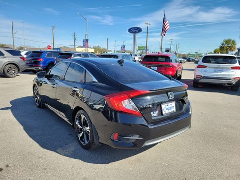 Used 2017 Honda Civic Touring image 2