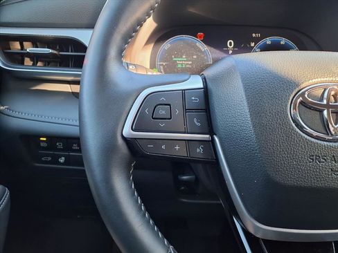Used 2025 Toyota Highlander Platinum image 15