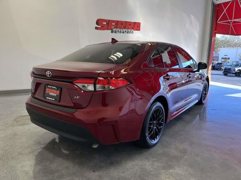Used 2025 Toyota Corolla LE w/ Convenience Package image 3