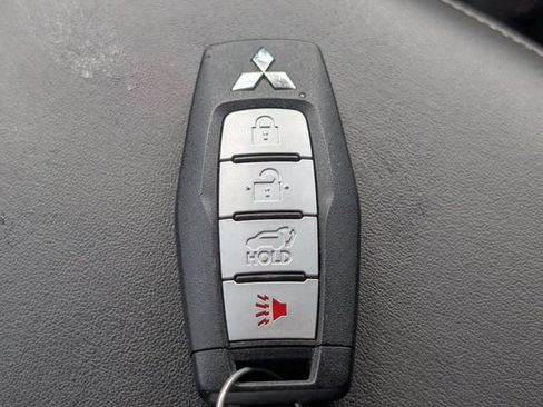Used 2024 Mitsubishi Outlander SE FWD image 32