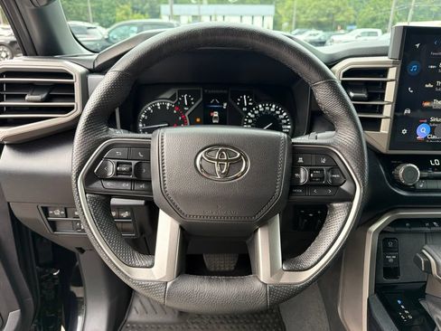 Used 2025 Toyota Tundra SR5 w/ SR5 Premium Package AWD/4WD image 14