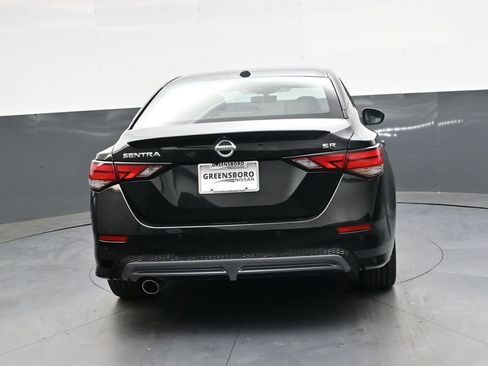 Used 2022 Nissan Sentra SR w/ SR Premium Package FWD image 4