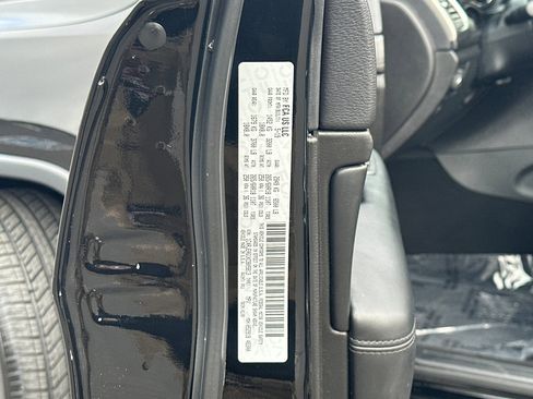 Used 2024 Jeep Grand Cherokee Limited image 19