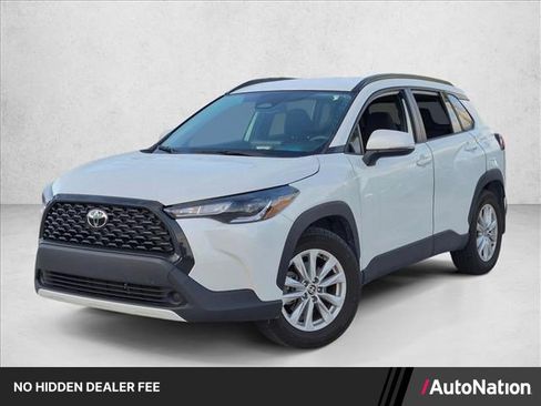 Certified 2023 Toyota Corolla Cross LE FWD image 1