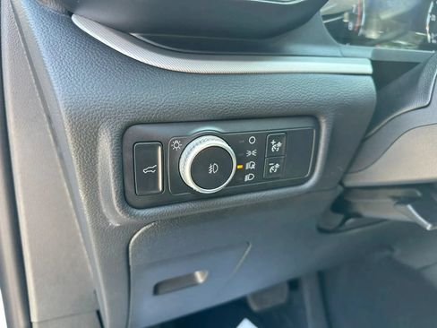 Used 2020 Ford Explorer XLT w/ Equipment Group 202A RWD image 11