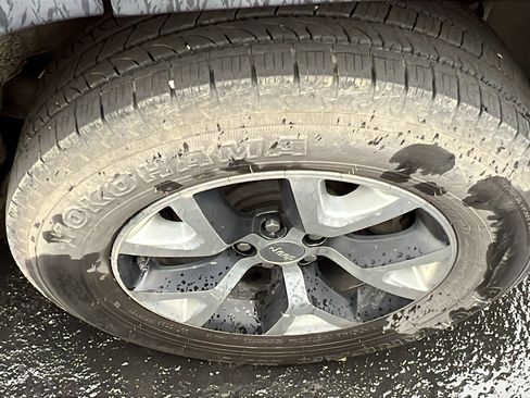 Used 2015 Jeep Cherokee Trailhawk w/ Comfort/Convenience Group image 2