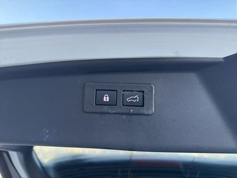 Used 2021 Subaru Outback Premium image 30