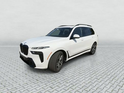 Used 2027 BMW X7 xDrive40i w/ M Sport Package AWD/4WD image 4