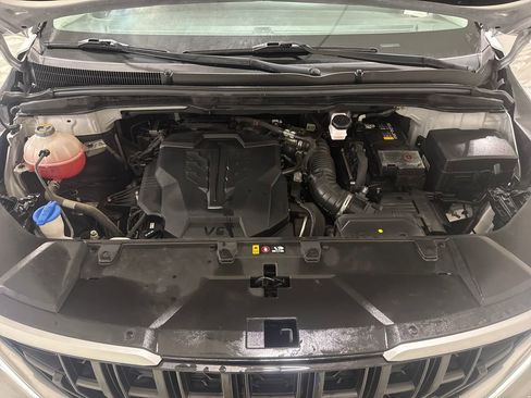 Used 2022 Kia Carnival LX FWD image 52