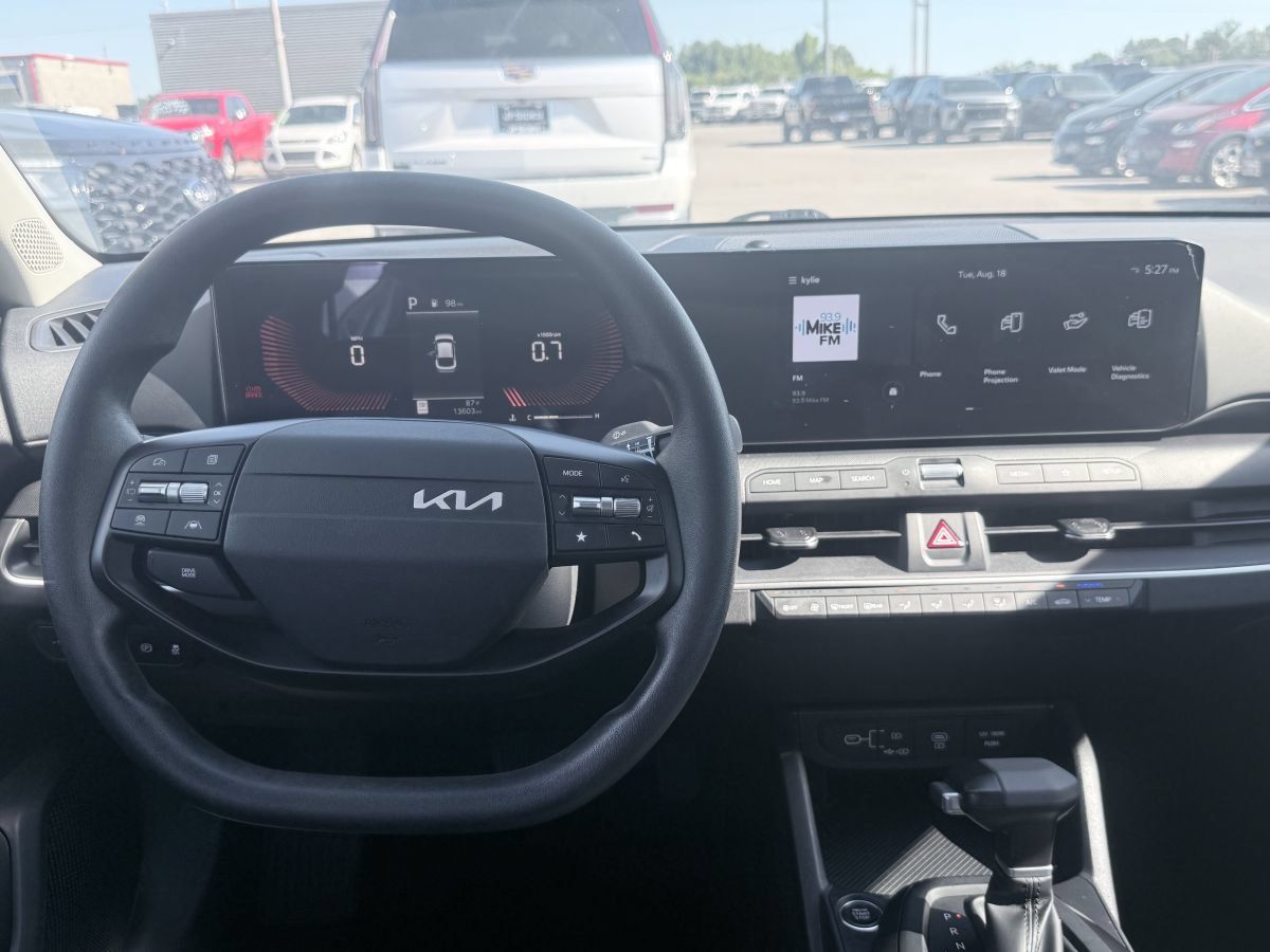 Used 2025 Kia K4 FWD image 10