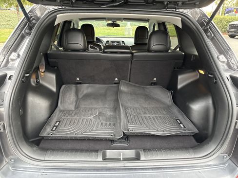 Used 2019 Jeep Cherokee Latitude Plus image 34