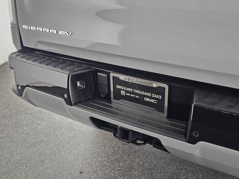 Used 2024 GMC Sierra EV Denali image 13