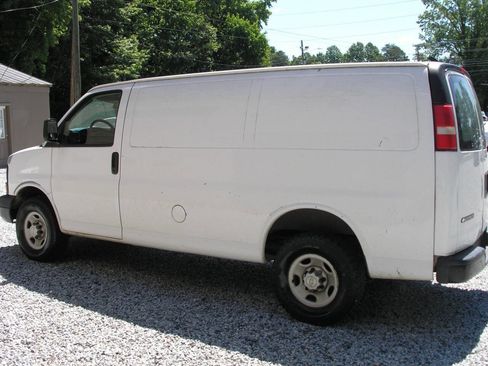 Used 2007 Chevrolet Express 2500 image 5