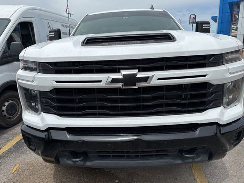 Used 2024 Chevrolet Silverado 2500 Custom w/ Custom Value Package AWD/4WD image 4