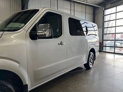 Used 2017 Nissan NV 3500 SV RWD image 40