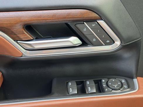 Used 2025 GMC Sierra 2500 Denali Ultimate image 26