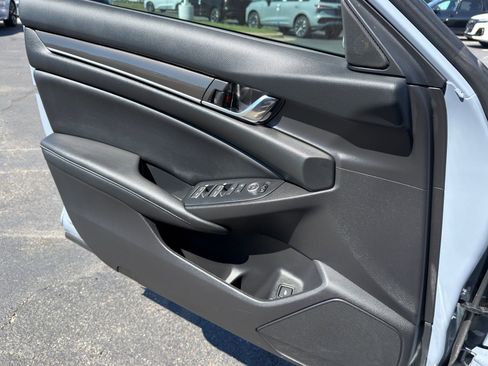 Used 2022 Honda Accord Sport image 19