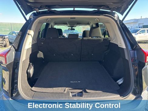 Used 2023 Nissan Rogue S image 8
