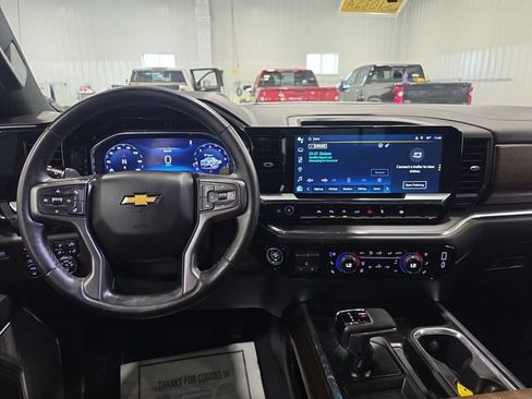 Used 2024 Chevrolet Silverado 1500 High Country w/ Technology Package AWD/4WD image 10