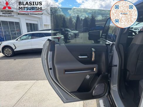 Used 2025 GMC Hummer EV 2X AWD/4WD image 34