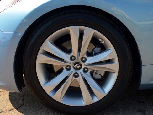 Used 2011 Hyundai Genesis 2.0T image 24