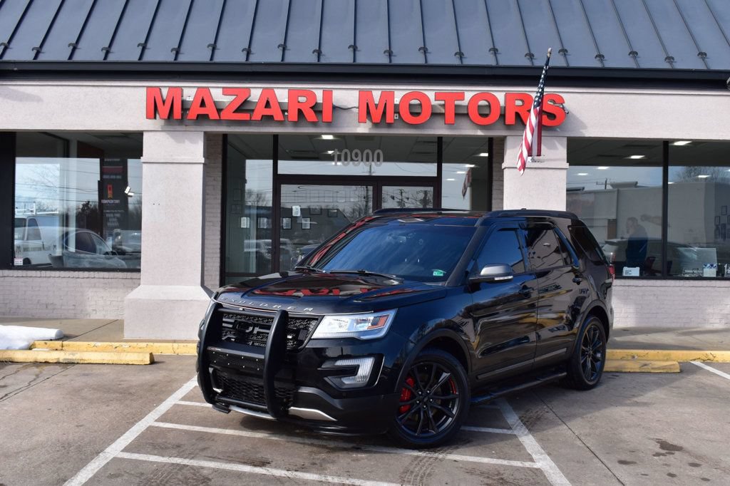 Used 2017 Ford Explorer XLT w/ Equipment Group 202A AWD/4WD image 2
