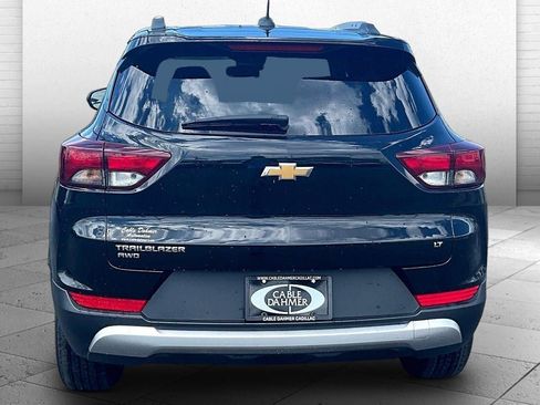 Used 2025 Chevrolet TrailBlazer LT AWD/4WD image 3