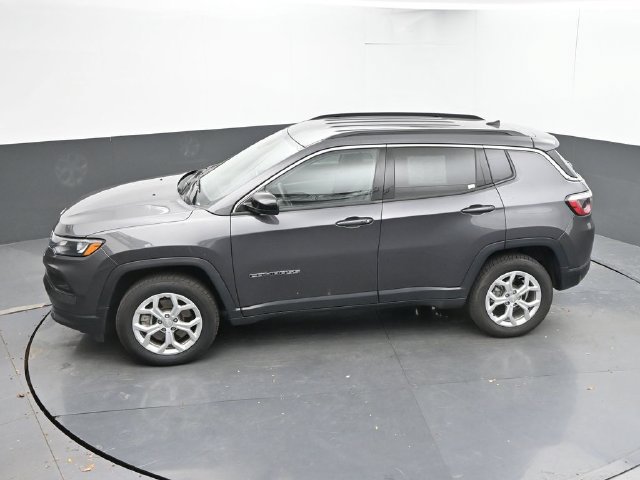 Used 2024 Jeep Compass Latitude AWD/4WD image 37