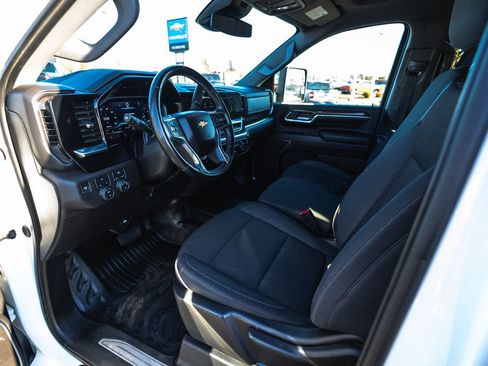 Used 2024 Chevrolet Silverado 3500 LT AWD/4WD image 20