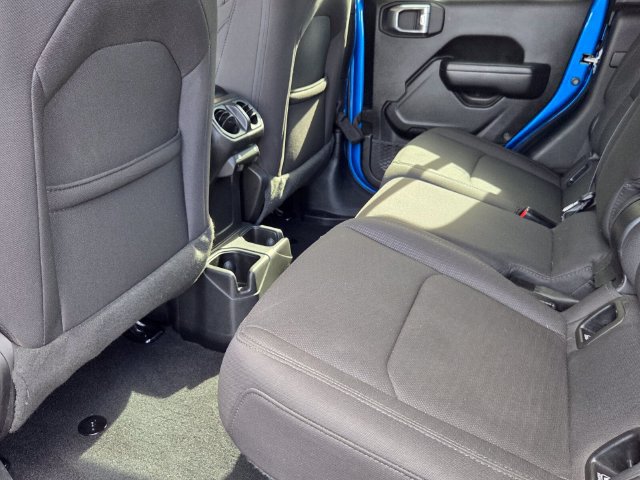 Used 2022 Jeep Gladiator Sport AWD/4WD image 12