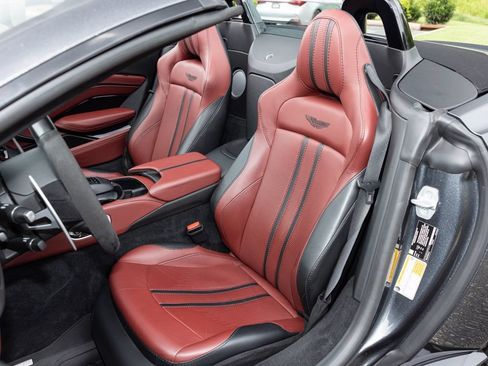 Used 2021 Aston Martin V8 Vantage Roadster RWD image 23