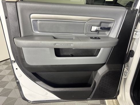 Used 2018 RAM 2500 SLT image 38