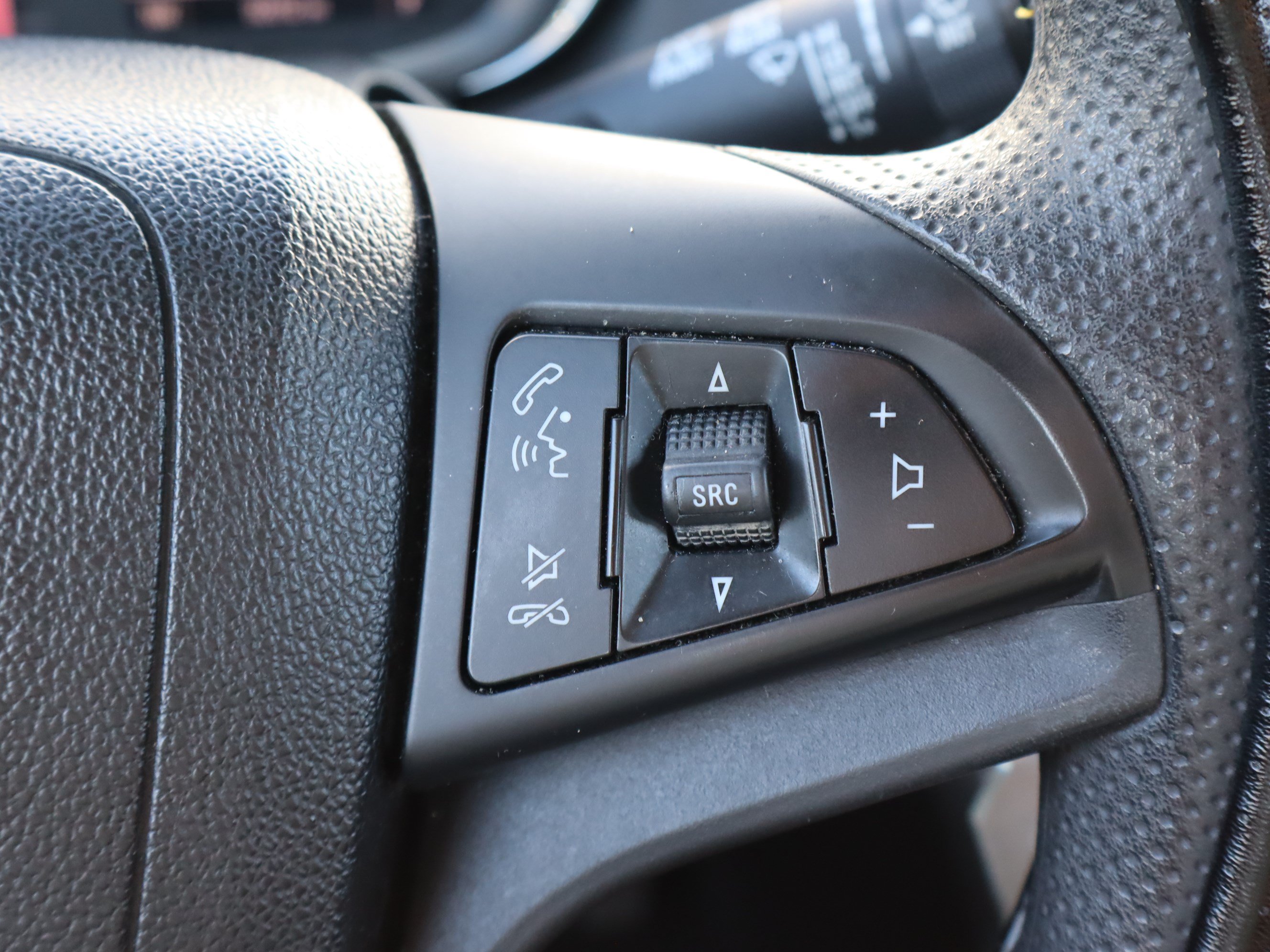 Used 2018 Chevrolet Trax LS FWD image 19