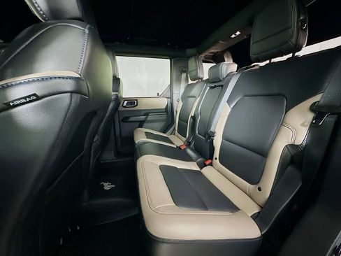 Used 2024 Ford Bronco Wildtrak image 13