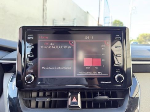 Used 2021 Toyota Corolla LE image 13