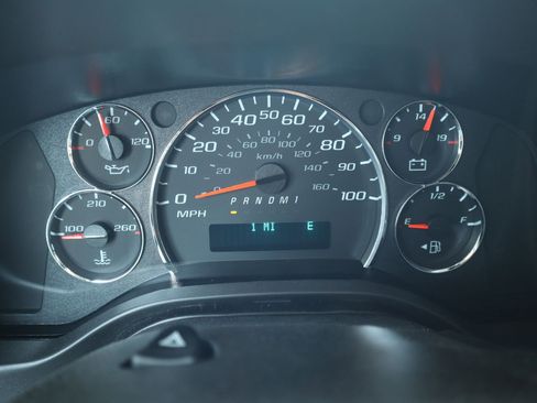 New 2026 GMC Savana 3500 w/ Driver Convenience Package RWD image 4