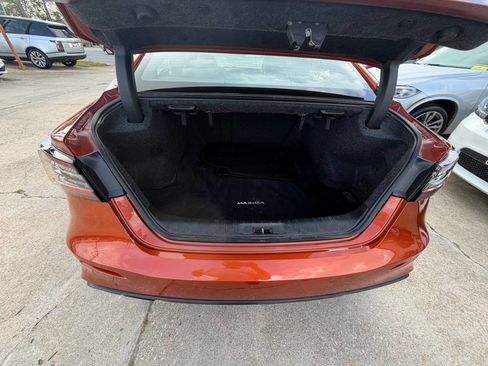 Used 2021 Nissan Maxima SR w/ Sport Mat Group image 10