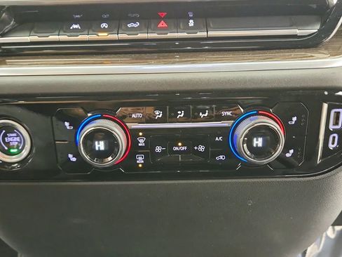 Used 2022 Chevrolet Silverado 1500 LT image 31