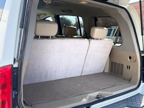 Used 2011 Nissan Armada SV image 9