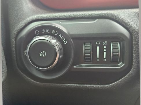 Used 2019 Jeep Wrangler Unlimited Rubicon w/ Dual Top Group AWD/4WD image 20