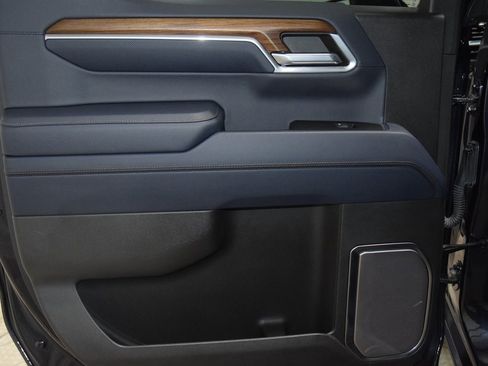 Used 2022 Chevrolet Silverado 1500 High Country w/ High Country Premium Package image 47