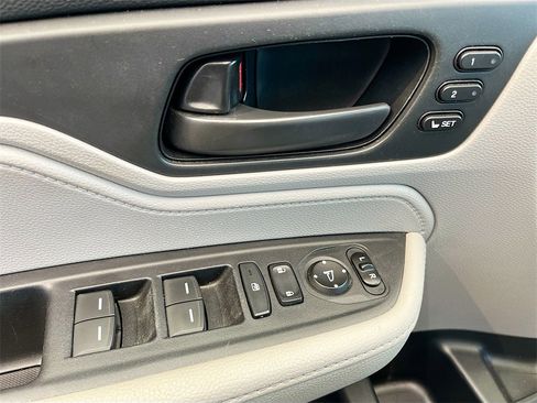 Used 2020 Honda Odyssey EX-L image 17