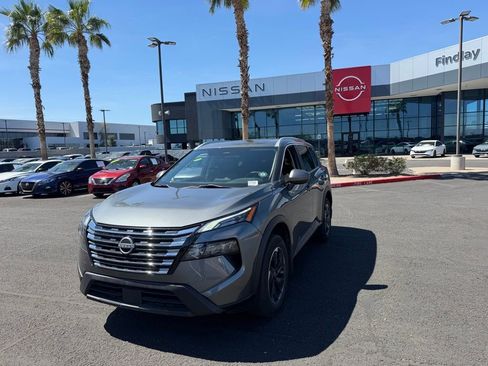 Used 2024 Nissan Rogue SV w/ SV Premium Package image 1